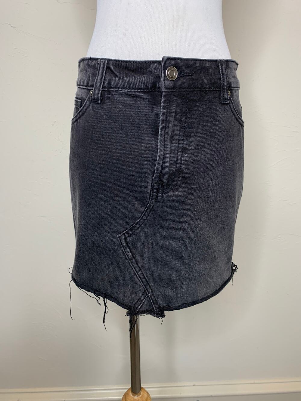 Black Jean Skirt Sz Medium Raw Hem Indie Punk Boho Y2k